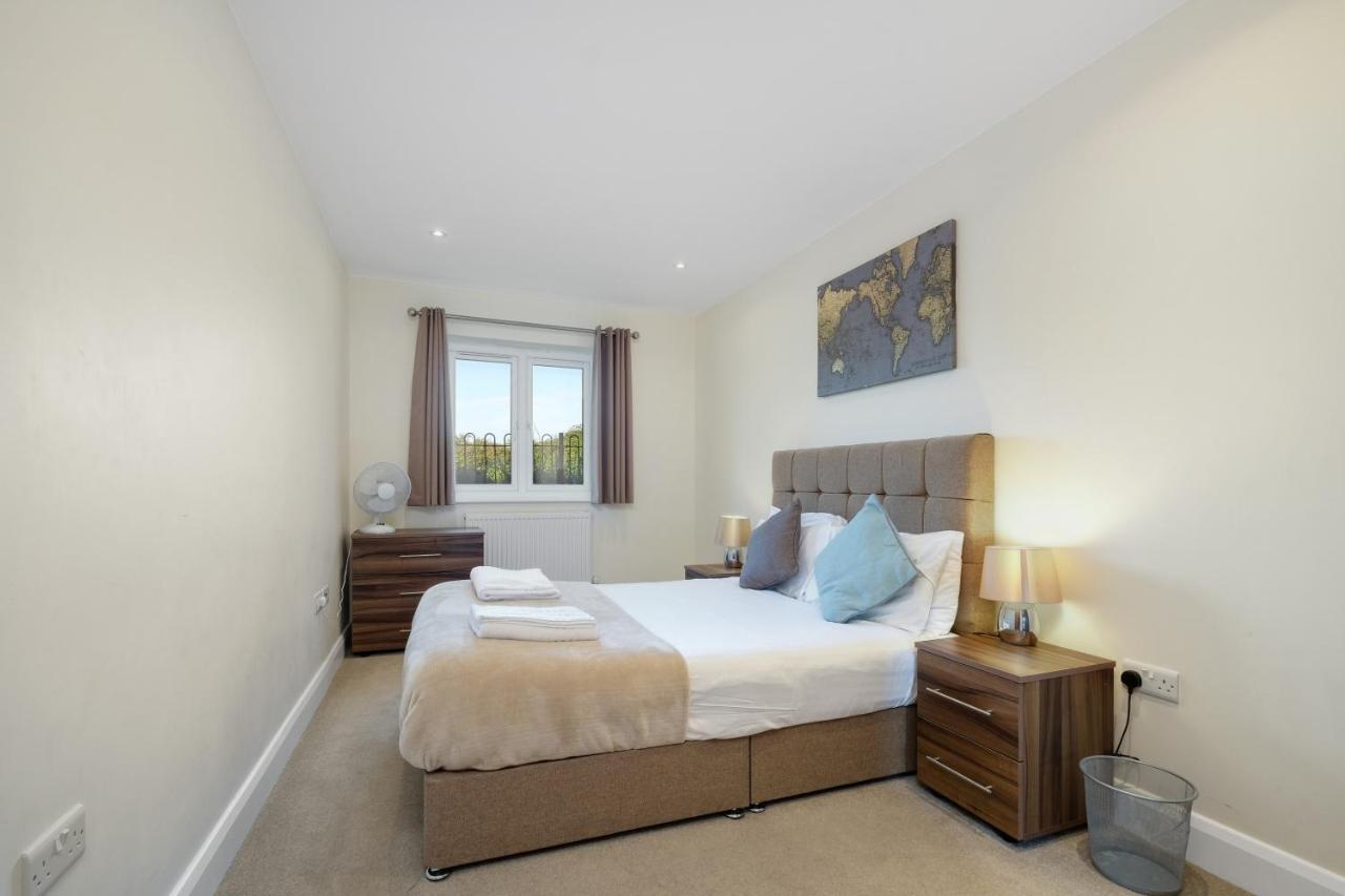 London Heathrow Living Serviced Apartments By Ferndale Stanwell Zewnętrze zdjęcie