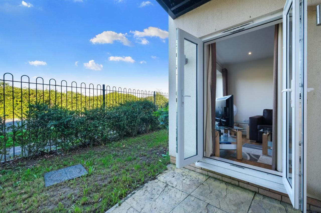 London Heathrow Living Serviced Apartments By Ferndale Stanwell Zewnętrze zdjęcie