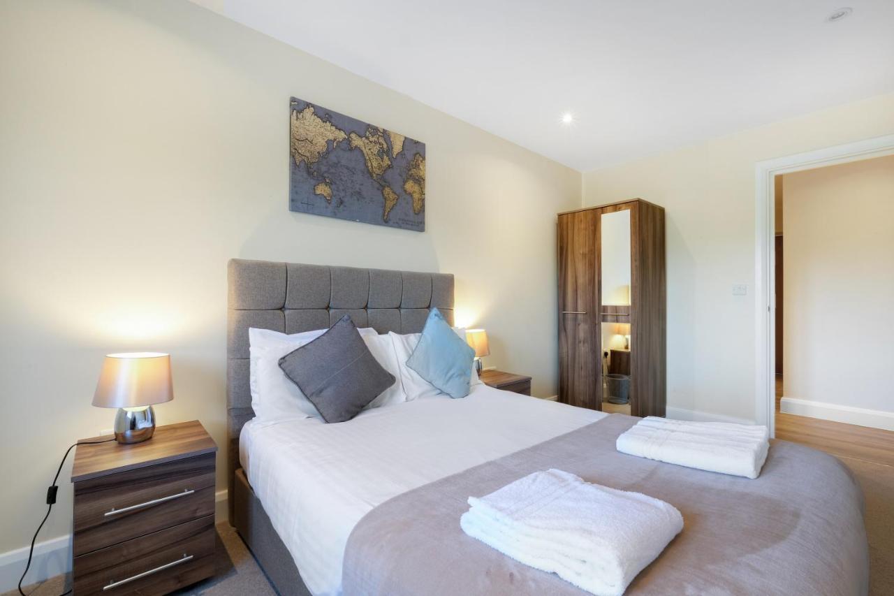 London Heathrow Living Serviced Apartments By Ferndale Stanwell Zewnętrze zdjęcie