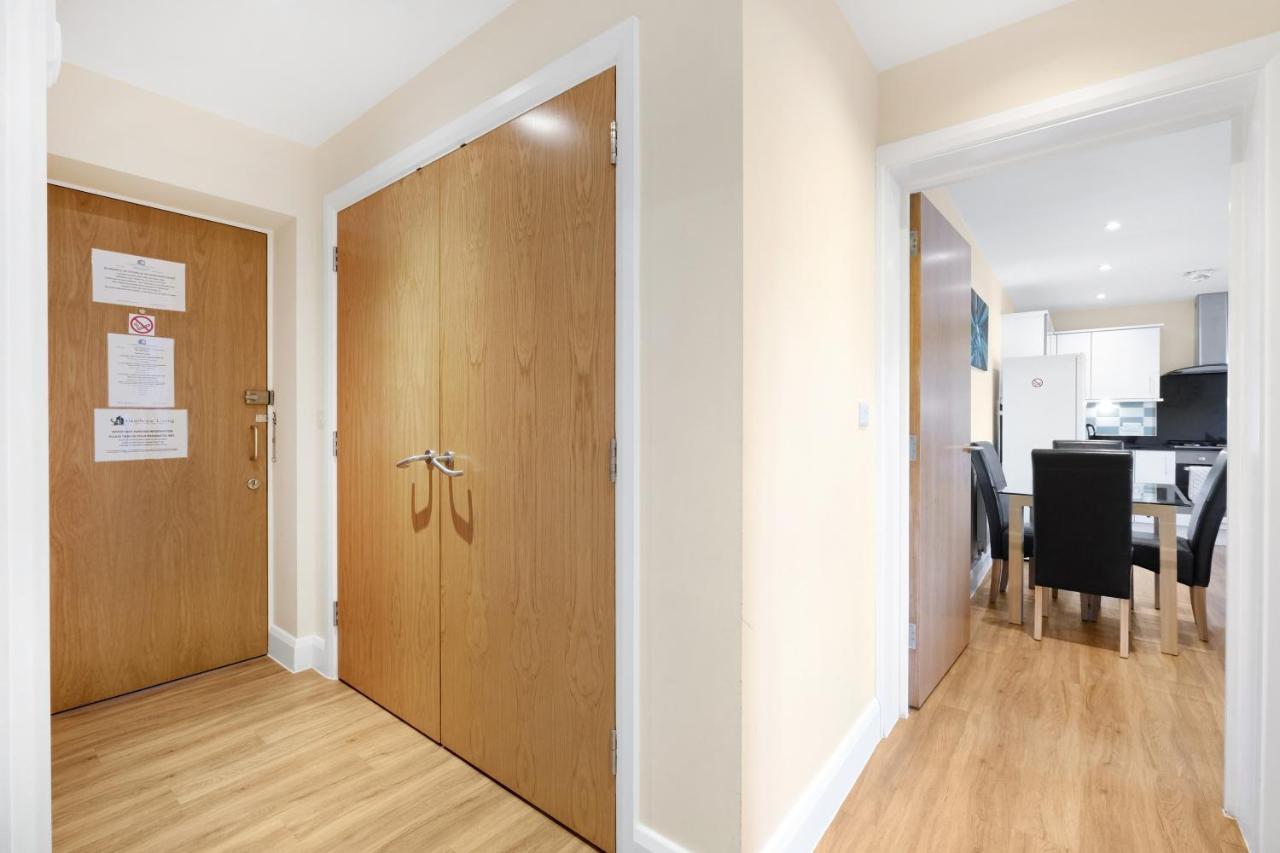 London Heathrow Living Serviced Apartments By Ferndale Stanwell Zewnętrze zdjęcie