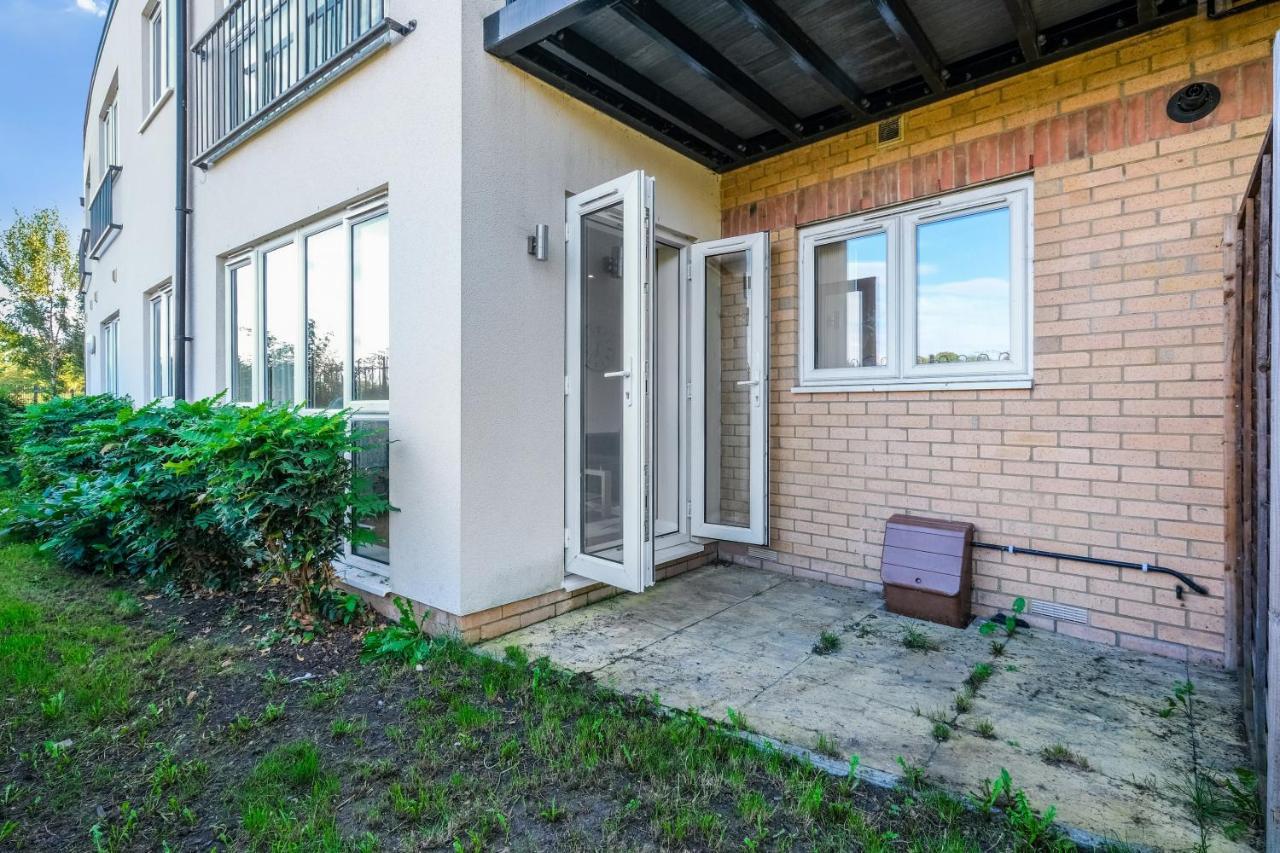 London Heathrow Living Serviced Apartments By Ferndale Stanwell Zewnętrze zdjęcie