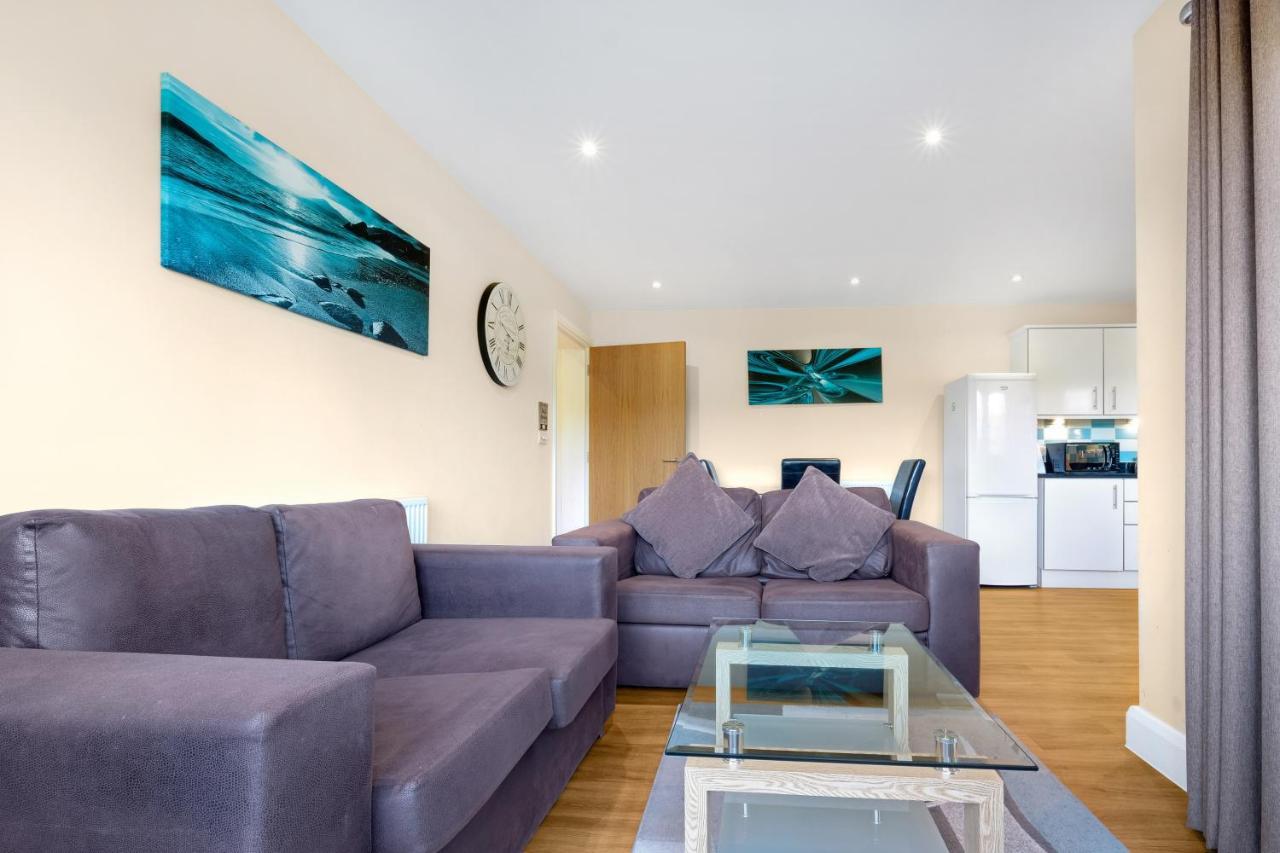 London Heathrow Living Serviced Apartments By Ferndale Stanwell Zewnętrze zdjęcie