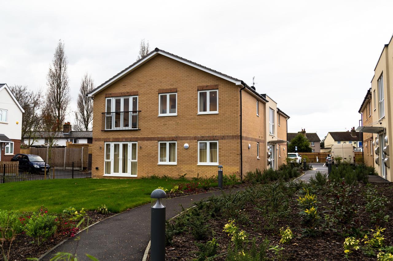 London Heathrow Living Serviced Apartments By Ferndale Stanwell Zewnętrze zdjęcie