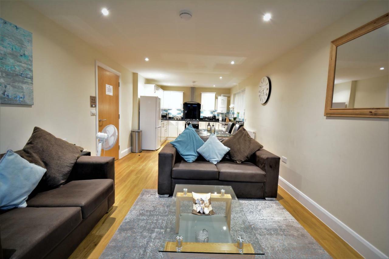 London Heathrow Living Serviced Apartments By Ferndale Stanwell Zewnętrze zdjęcie