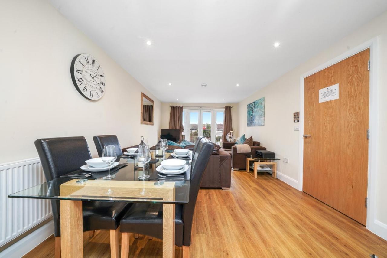 London Heathrow Living Serviced Apartments By Ferndale Stanwell Zewnętrze zdjęcie