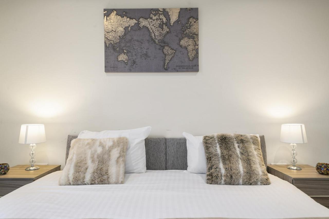 London Heathrow Living Serviced Apartments By Ferndale Stanwell Zewnętrze zdjęcie