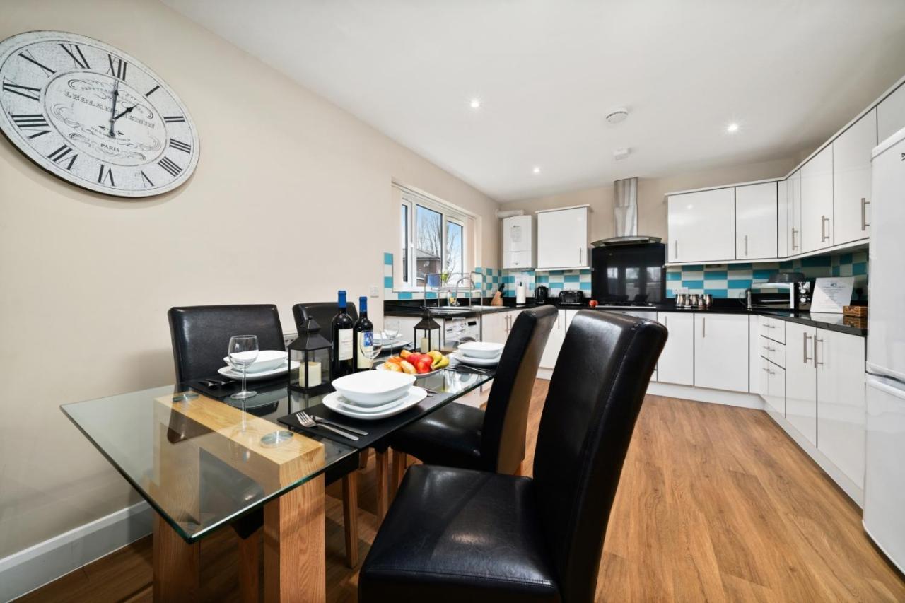 London Heathrow Living Serviced Apartments By Ferndale Stanwell Zewnętrze zdjęcie