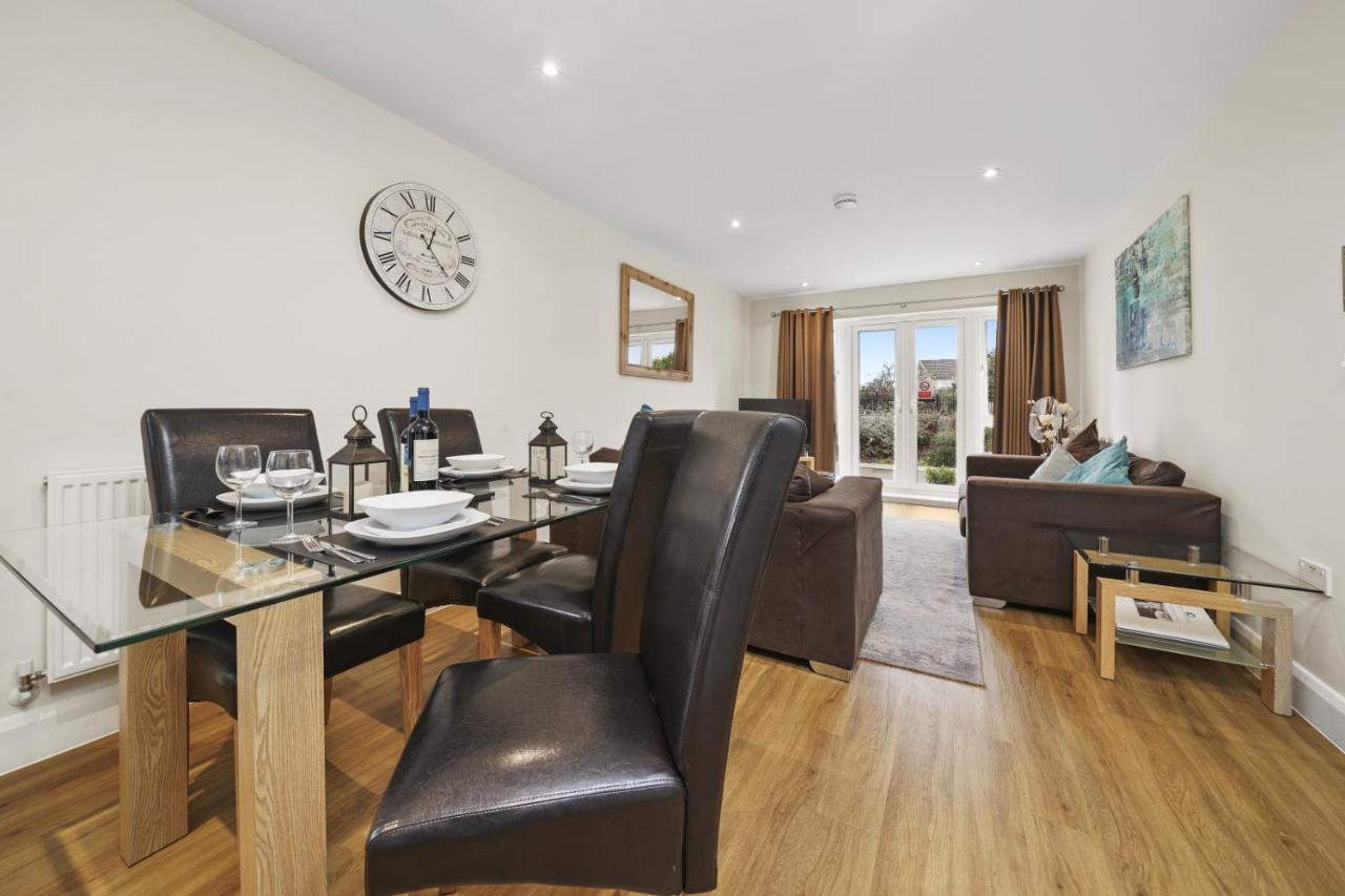 London Heathrow Living Serviced Apartments By Ferndale Stanwell Zewnętrze zdjęcie